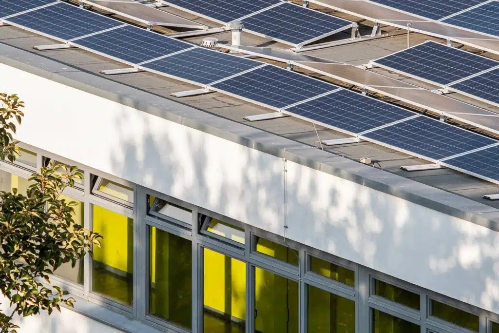 PV-Anlage auf einer Schule